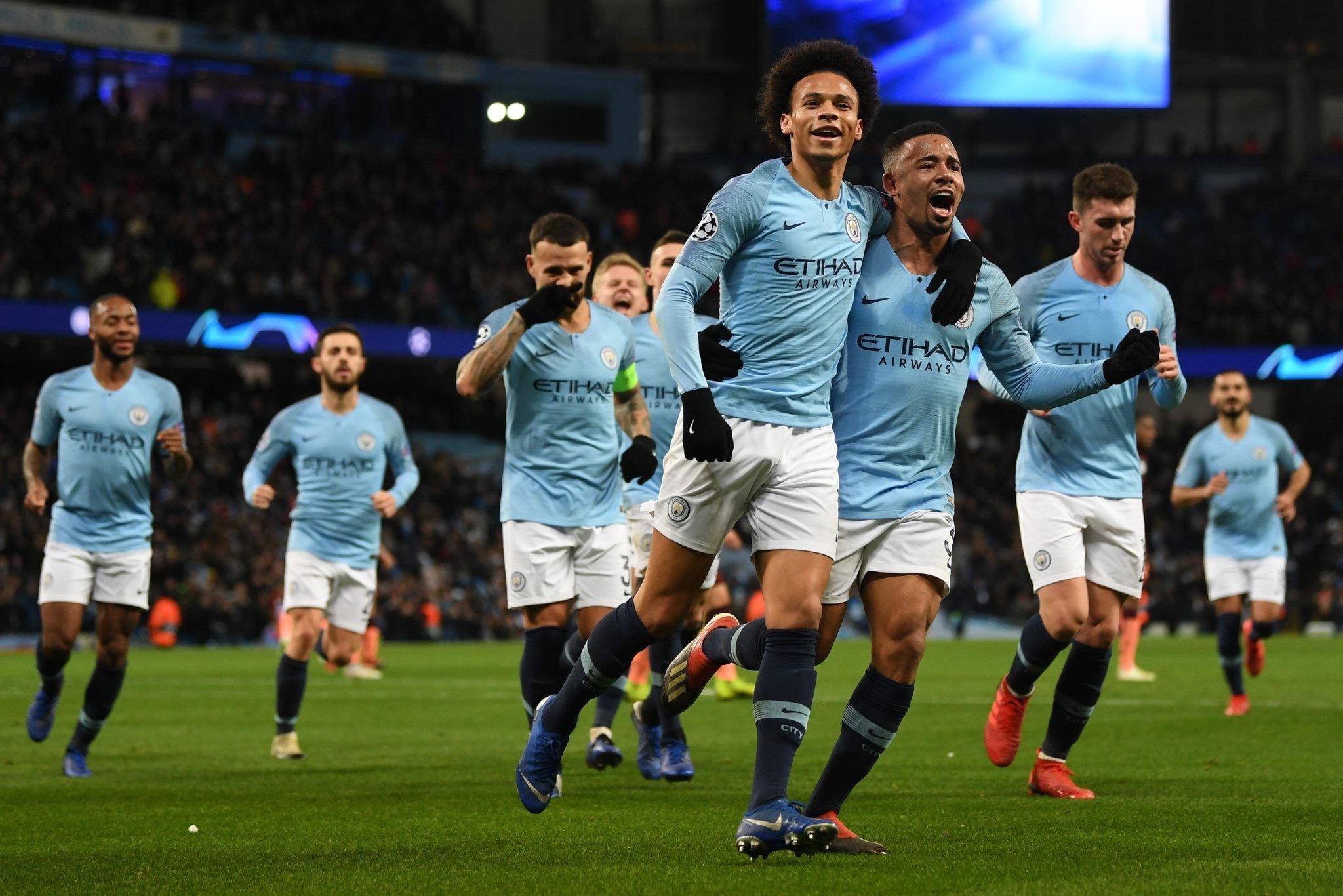 电讯报:利物浦领跑英格兰中卫格伊争夺战.