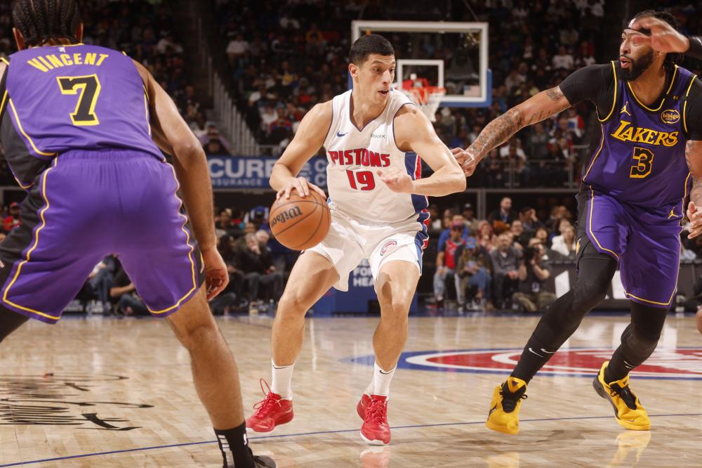 击败湖人 击败湖人