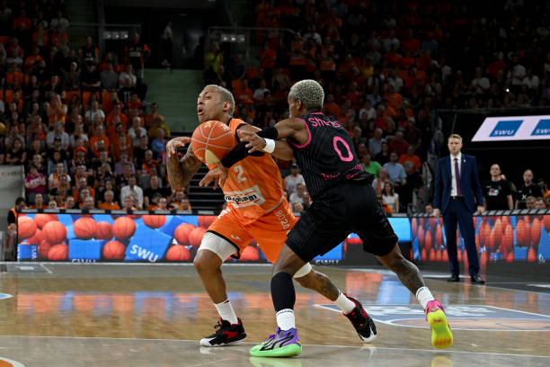 跑动和压迫 跑动和压迫