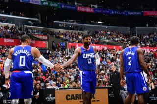 中场激烈争 中场激烈争